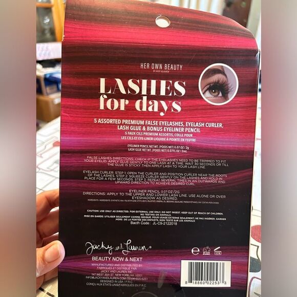 NWT/NIB Her Own Beauty Eyelashes - Picture 3 of 6